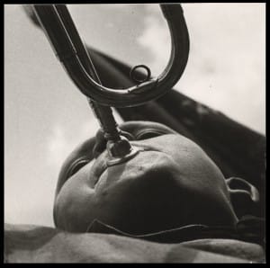 Pionero trompetista © Aleksandr Rodchenko. VEGAP, Madrid, 2009
